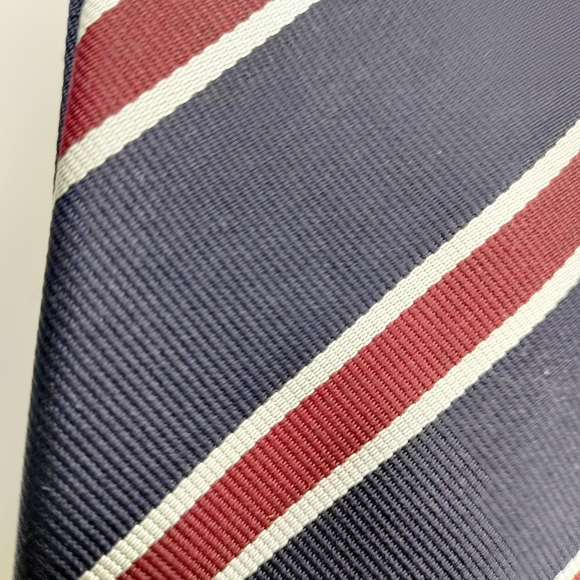 Lands' End Men's Navy, Red, Silver Striped Silk Tie Necktie Repp Handsewn In USA - Picture 9 of 11